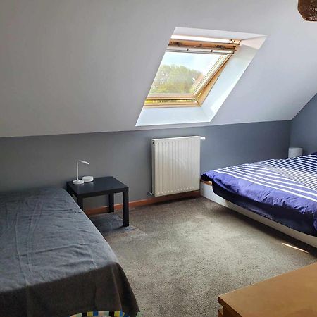L Etablissement Gold Beach Propose 1 Hebergement , Maison 80M2 Avec Terrain 500M2, Parking Prive A 4 Min Du Port Artificiel D Arromanches, Services Accueil Personnalise, Lits Faits, Serviettes, Menage, Netflix, Wifi Ryes المظهر الخارجي الصورة