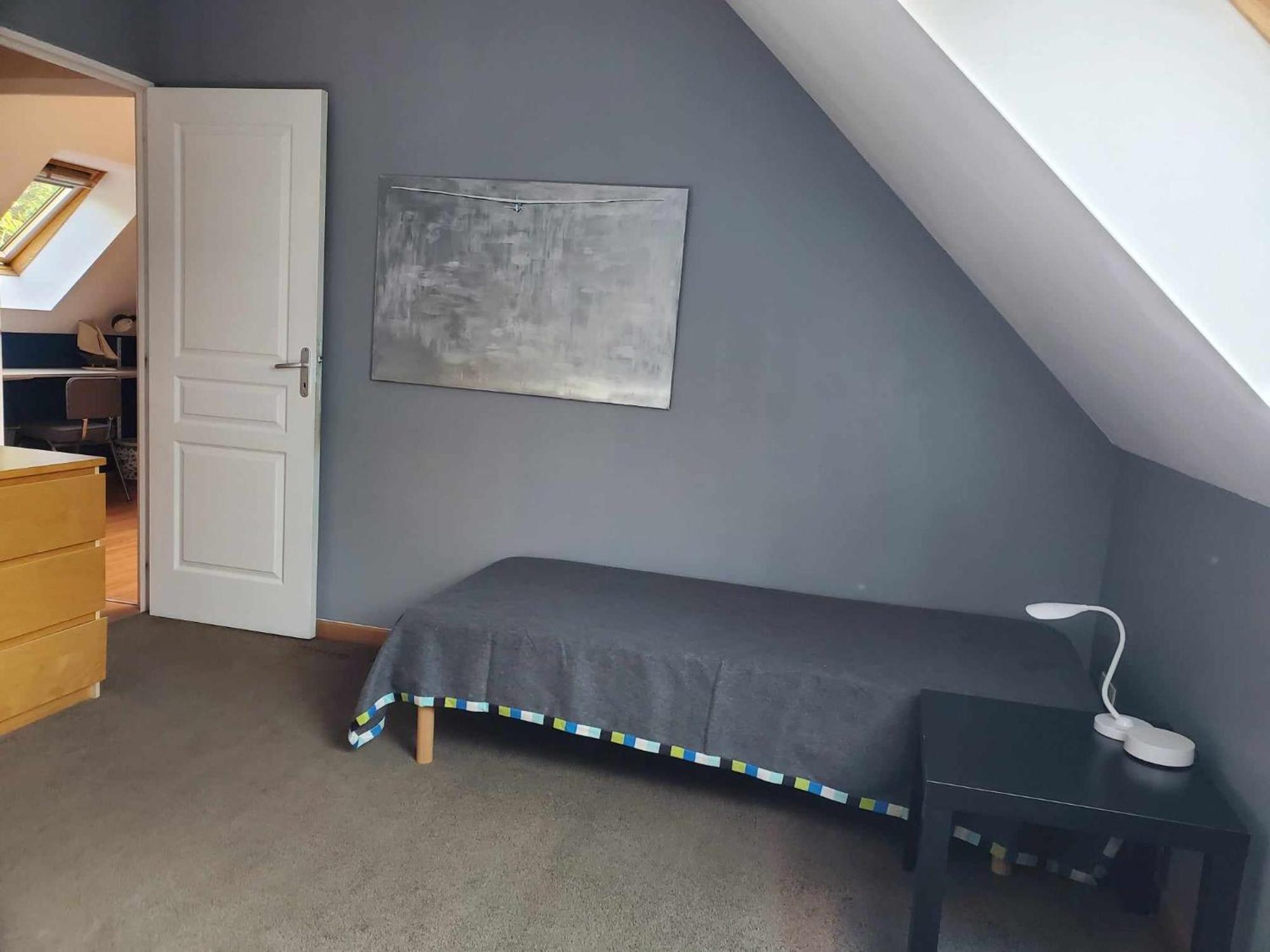L Etablissement Gold Beach Propose 1 Hebergement , Maison 80M2 Avec Terrain 500M2, Parking Prive A 4 Min Du Port Artificiel D Arromanches, Services Accueil Personnalise, Lits Faits, Serviettes, Menage, Netflix, Wifi Ryes المظهر الخارجي الصورة
